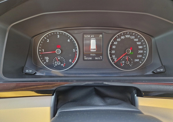 Volkswagen Multivan cena 167895 przebieg: 188000, rok produkcji 2016 z Pasłęk małe 781
